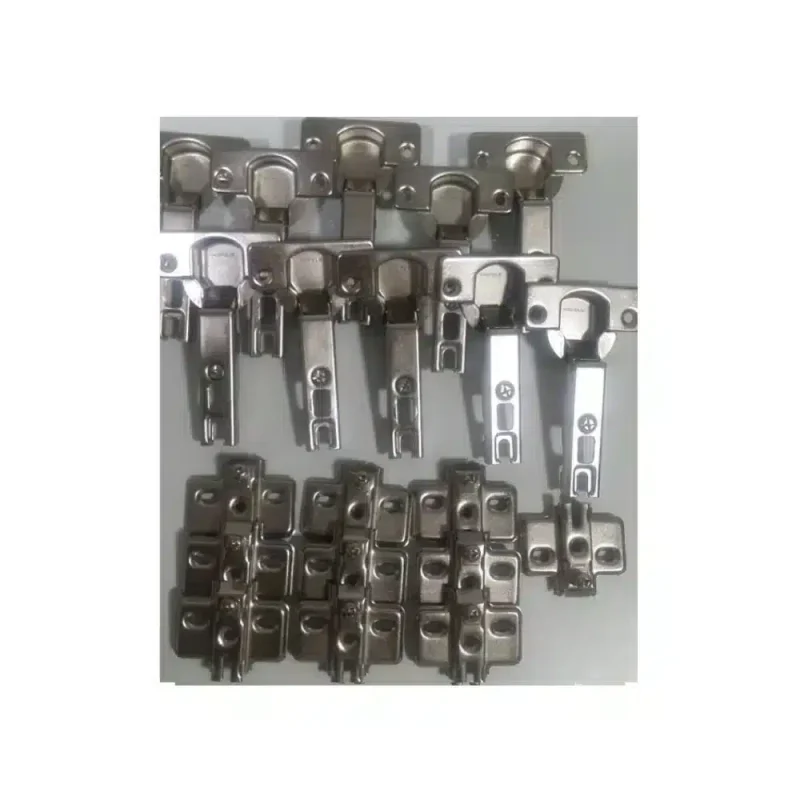 Set de 10 balamale aplicate Hafele, cu placute incluse.